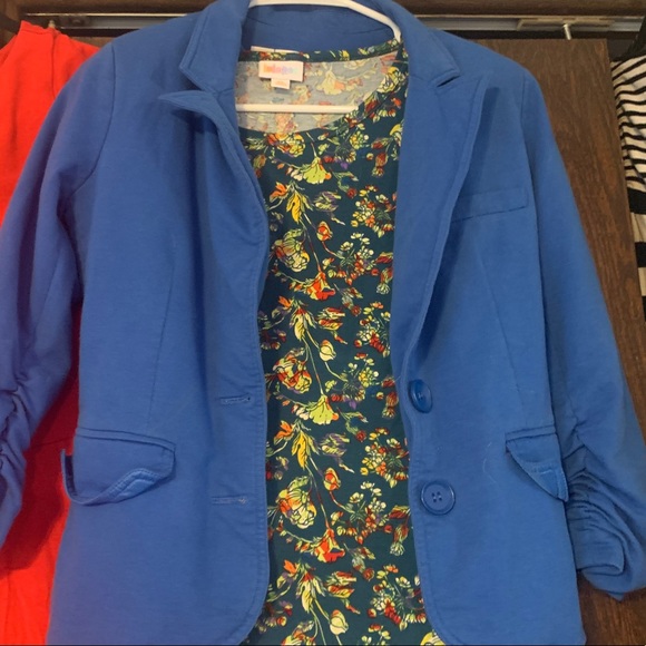 Small Blue suit coat (cotton blend) + xs Floral t - Picture 1 of 2
